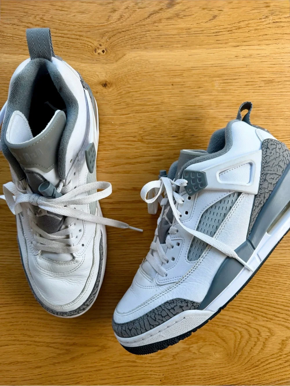 Jordan sneakers white